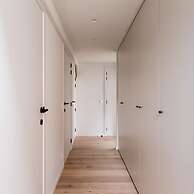 City-view Loft With Wooden Beams and Mezzanine