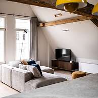 City-view Loft With Wooden Beams and Mezzanine