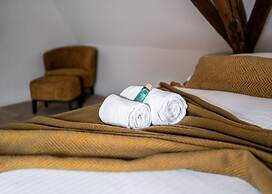 City-view Loft With Wooden Beams and Mezzanine