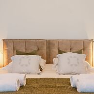 Pleasant 2 Bedroom Apartment With Private Parking