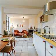 Retro Apartment for two With a Cozy City Garden