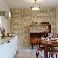 Retro Apartment for two With a Cozy City Garden