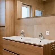 Spacious Getaway Close to the Beach and Airport