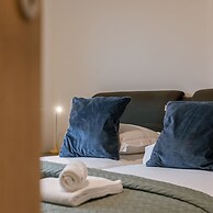 Spacious Getaway Close to the Beach and Airport