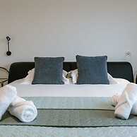 Spacious Getaway Close to the Beach and Airport