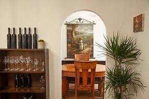 Hidden Weekend Getaway In Noho