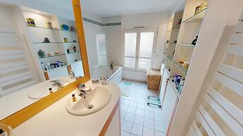 Marais Two Bedroom Haven