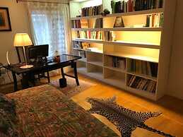 Marais Two Bedroom Haven