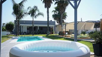 Dependance in villa con piscina