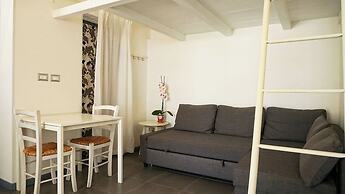 Dependance in villa con piscina