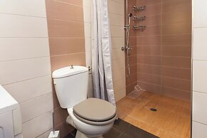 Luxurious 3 Bd Modern Apt in Dafni