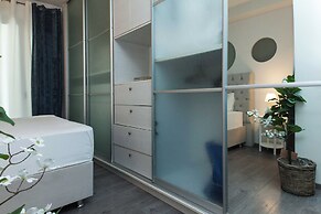 Luxurious 3 Bd Modern Apt in Dafni