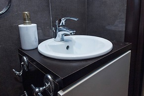 Luxurious 3 Bd Modern Apt in Dafni