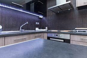 Luxurious 3 Bd Modern Apt in Dafni