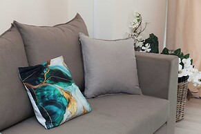 Luxurious 3 Bd Modern Apt in Dafni