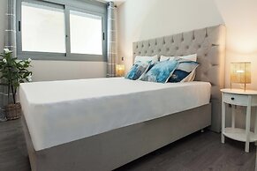 Luxurious 3 Bd Modern Apt in Dafni