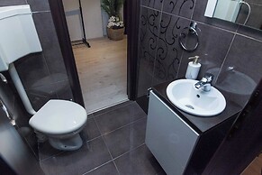 Luxurious 3 Bd Modern Apt in Dafni