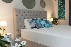 Luxurious 3 Bd Modern Apt in Dafni