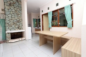 Villa ChavaMinerva Aries Ciater with Private Pool