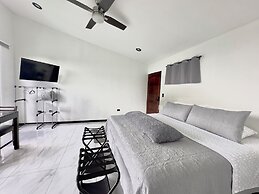 Black & White Apartments Monteverde