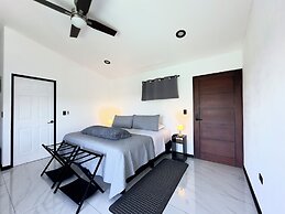 Black & White Apartments Monteverde