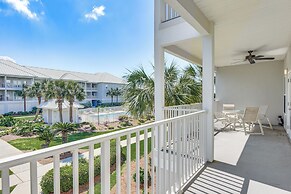 Sunny Miramar Beach Condo w/ Beach Access!