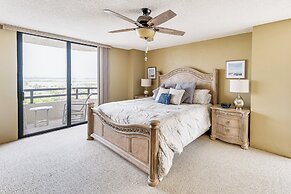 Daytona Beach Shores Condo w/ Oceanfront Pool!