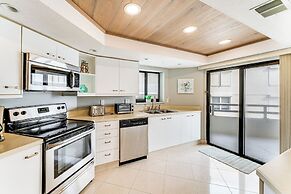 Daytona Beach Shores Condo w/ Oceanfront Pool!