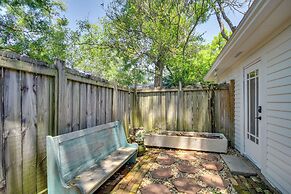 Long Beach Cottage, Walk to Beach & Downtown!