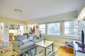 Long Beach Cottage, Walk to Beach & Downtown!