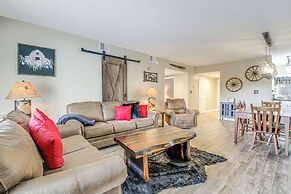 3 Mi to Dollywood: Pigeon Forge Condo w/ Pools!