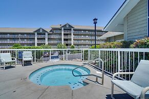 3 Mi to Dollywood: Pigeon Forge Condo w/ Pools!