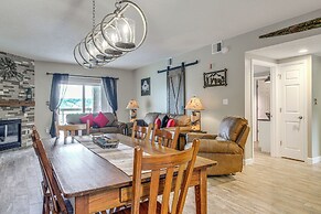 3 Mi to Dollywood: Pigeon Forge Condo w/ Pools!