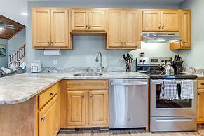 Peaceful Conway Home w/ Fire Pit & Grill