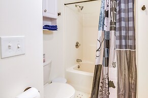 Peaceful Conway Home w/ Fire Pit & Grill