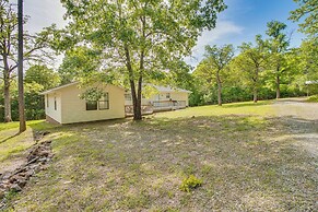 Spacious Mountain Home Retreat Near Norfork Lake!