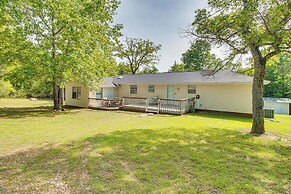 Spacious Mountain Home Retreat Near Norfork Lake!