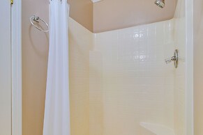 Spacious Mountain Home Retreat Near Norfork Lake!