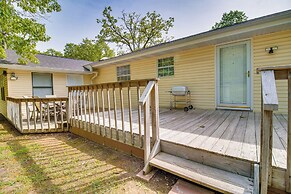 Spacious Mountain Home Retreat Near Norfork Lake!