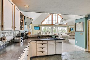 4 Mi to Acadia Trails: Coastal Maine Home w/ Deck