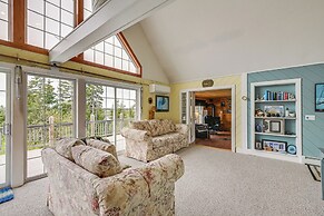 4 Mi to Acadia Trails: Coastal Maine Home w/ Deck