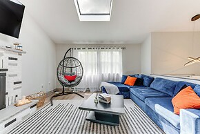 Community Lake Access: Albrightsville Family Home