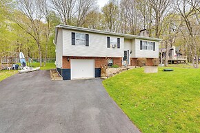 Community Lake Access: Albrightsville Family Home