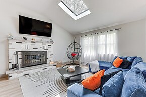 Community Lake Access: Albrightsville Family Home