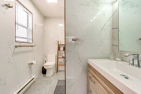 Community Lake Access: Albrightsville Family Home