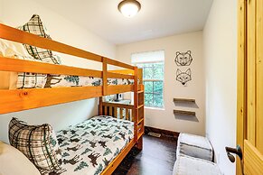 Luxe Appalachian Mountain Cabin w/ Hot Tub, Views