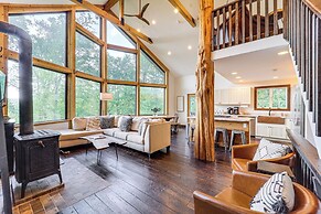 Luxe Appalachian Mountain Cabin w/ Hot Tub, Views