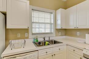Charming Condo w/ Balcony, 1 Mi to UNC Charlotte!