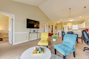 Charming Condo w/ Balcony, 1 Mi to UNC Charlotte!