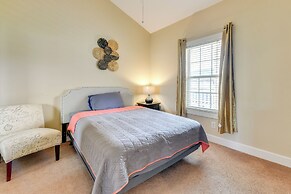 Charming Condo w/ Balcony, 1 Mi to UNC Charlotte!